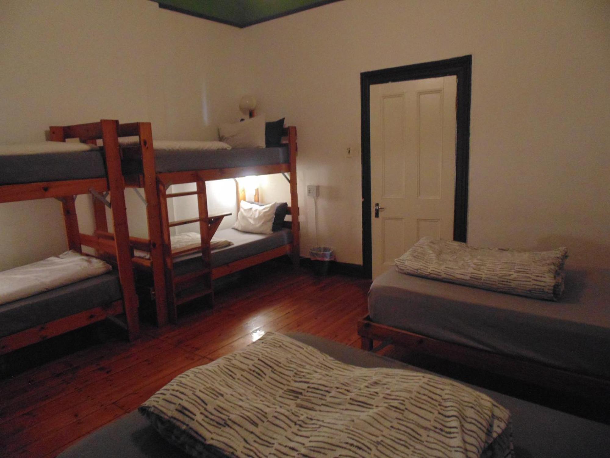 Zebra Crossing Backpacker Hostel Cape Town Ngoại thất bức ảnh
