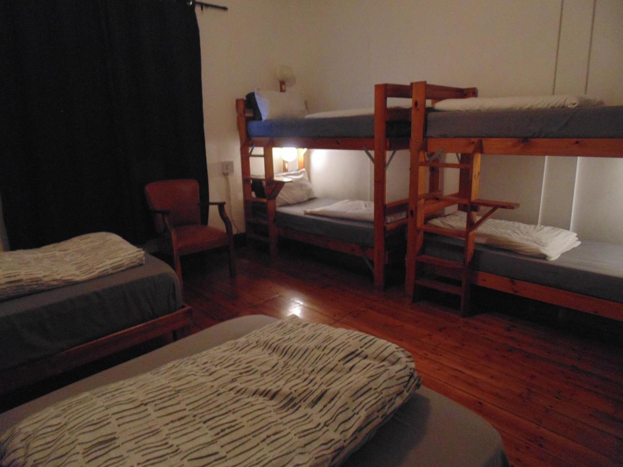 Zebra Crossing Backpacker Hostel Cape Town Ngoại thất bức ảnh